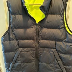 Men’s Nike reversible winter vest